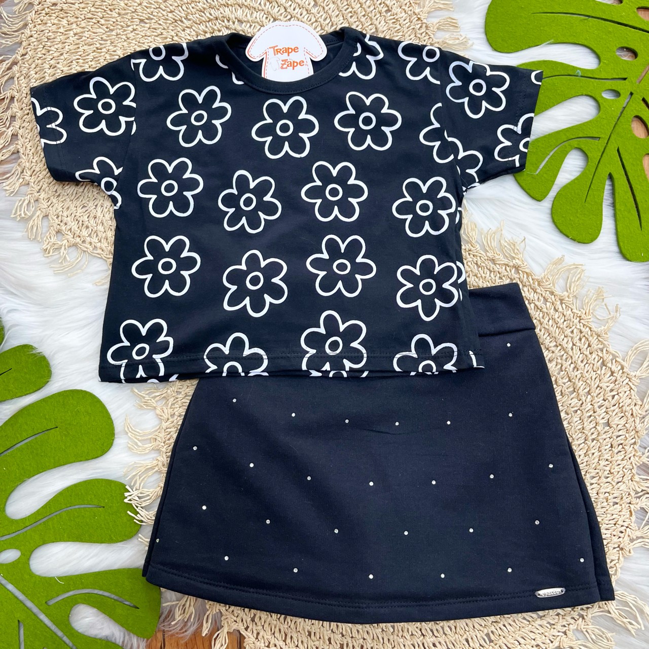 Conj Blusa Floral e Shorts Saia com Stras